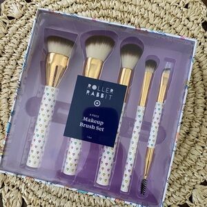 Roller Rabbit White Heart Makeup Brush Set with Gold
